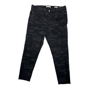 Social Standard by Sanctuary Women's Ankle Skinny Jeans | Black Camo | Size 16